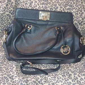 Micheal Kors purse